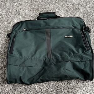 Concourse Dark Green Travel Bag